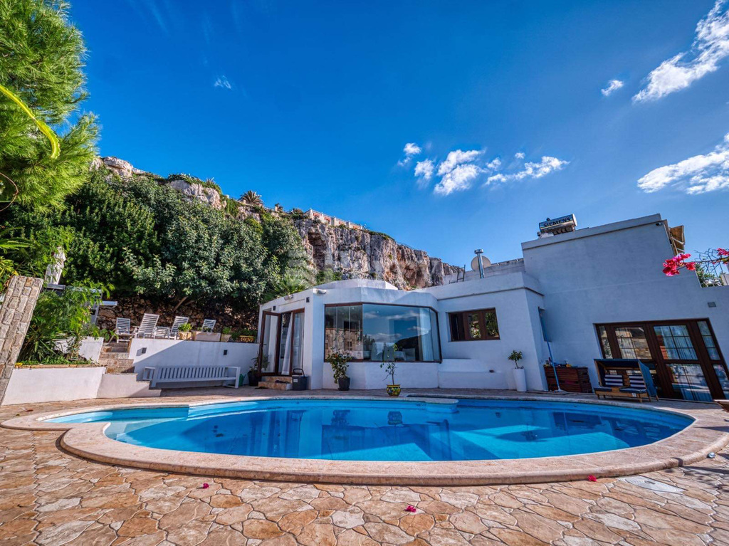 Santa Marija Estate, Triq Ta Taht L-Irdum