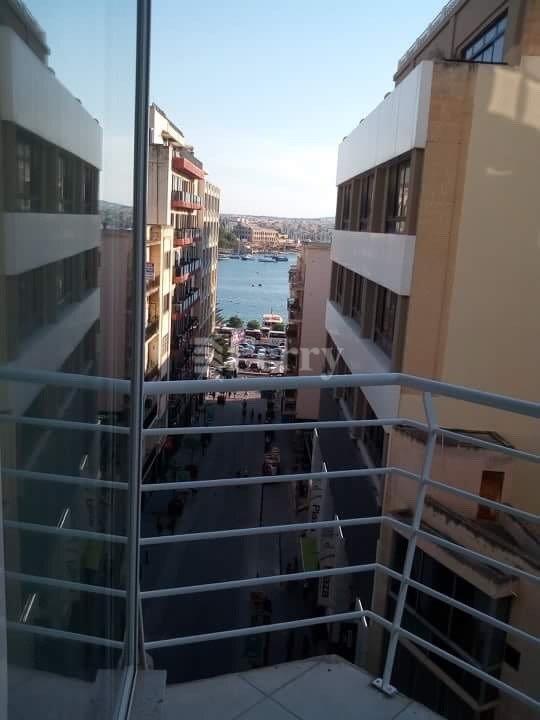 Mayflower Mansions, Triq Bisazza