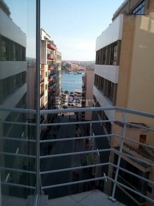 Mayflower Mansions, Triq Bisazza