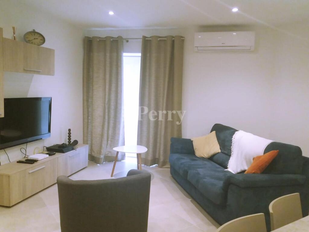 Flat 6, Triq Ghar Il-Lembi