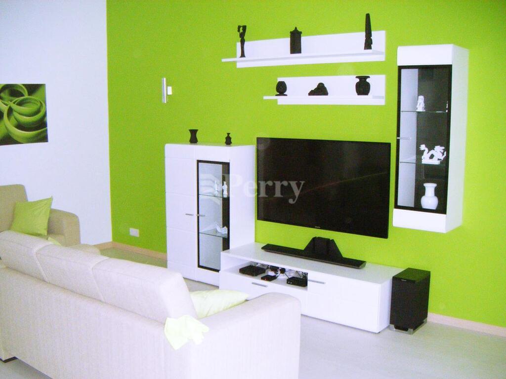 Apt 3, Triq L-Universita