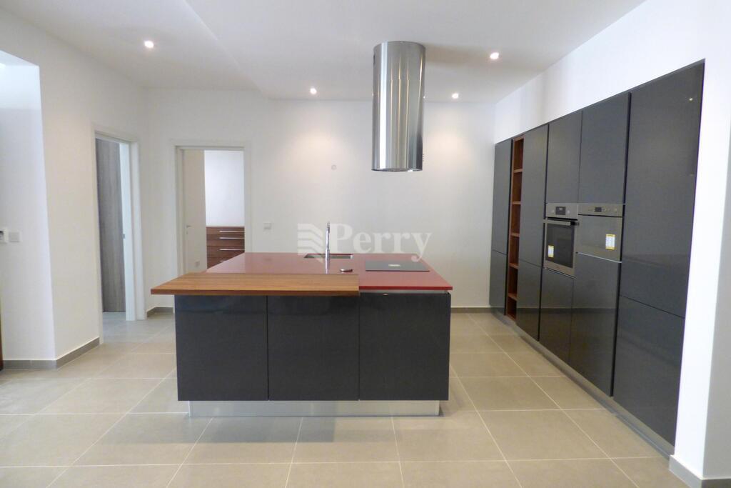 Cloverly Court, Triq Dun Karm Psaila