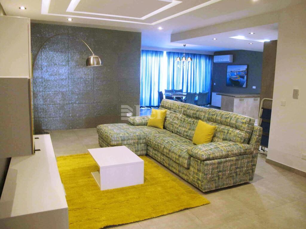 High Hill Building, Triq San Luqa