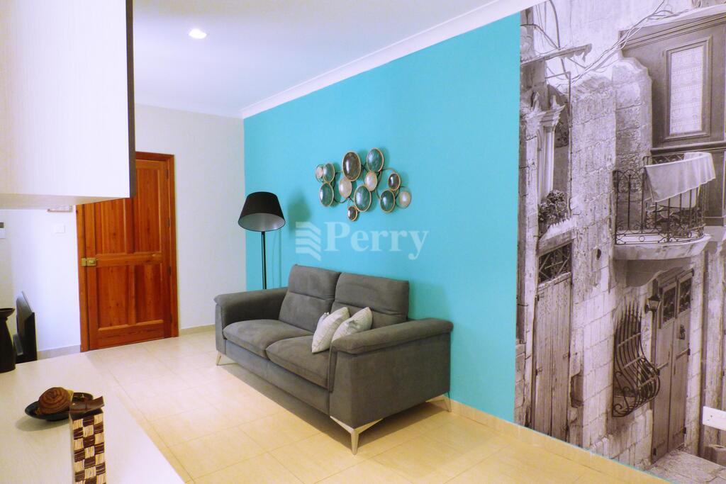 Flat 4, Triq San Duminku