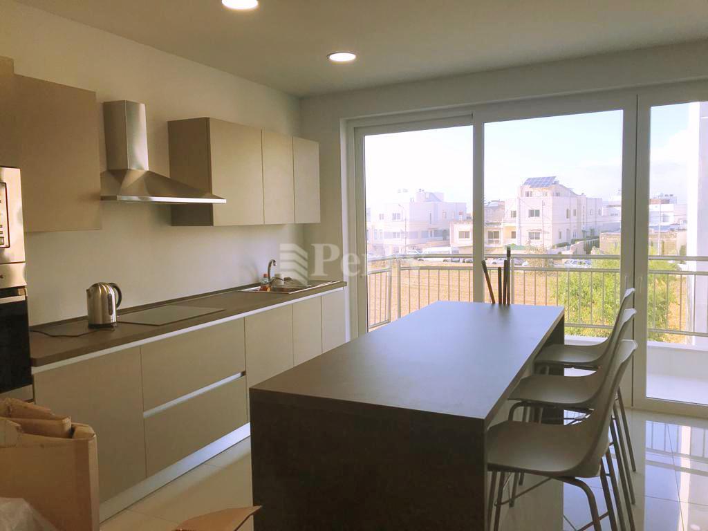 Apt 9, Triq San Injazju ta’ Loyola