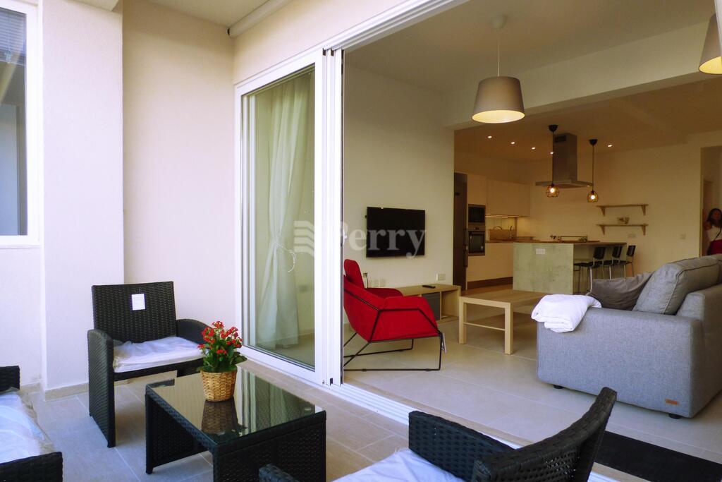 Flat 7, Triq Dun Karm Psaila