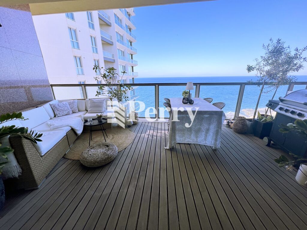 B52, Tigne Point