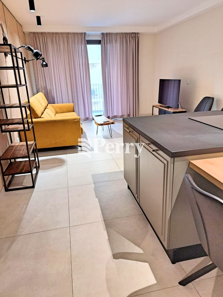 De Luxe Point, Triq Amery