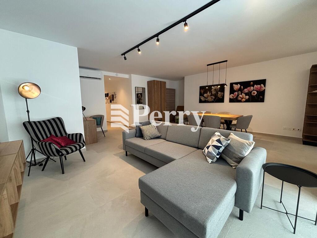 Caravelle Court, Triq Frans Sammut