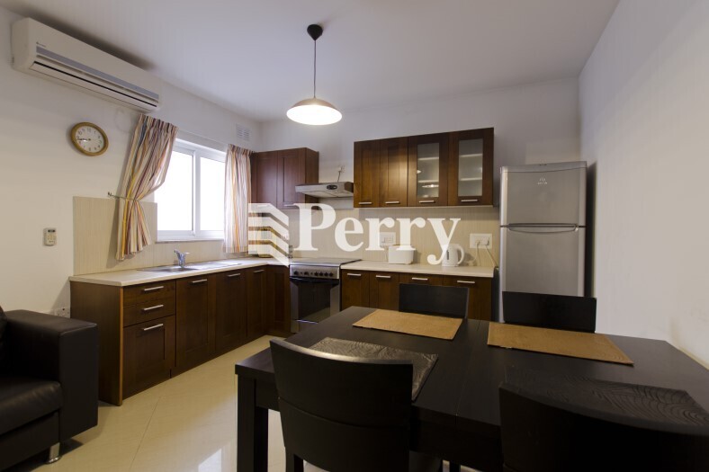 25 Hilltop Flats, triq Ananija