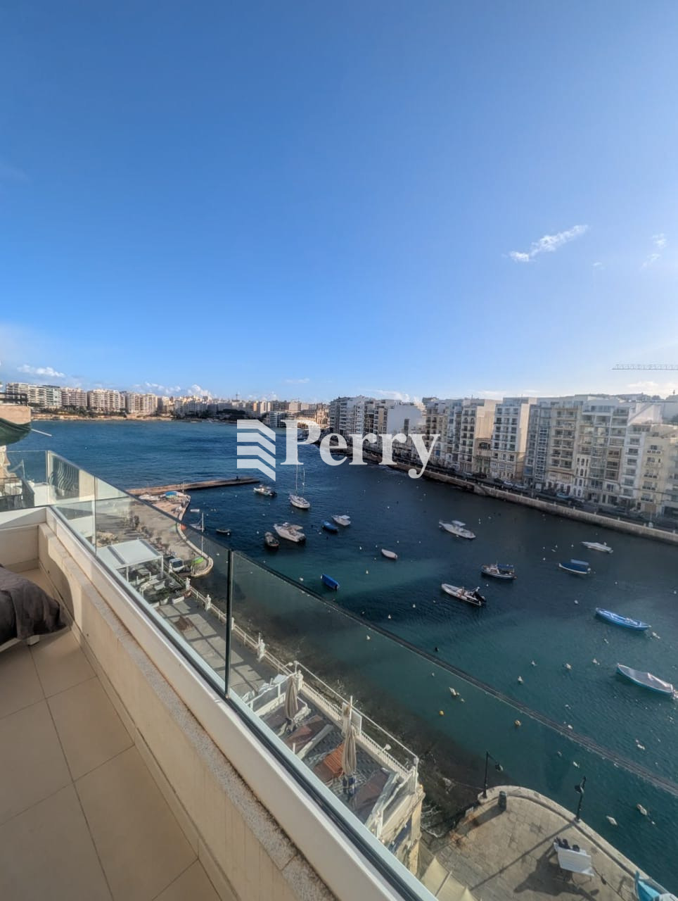 105 Spinola Court, Triq Spinola