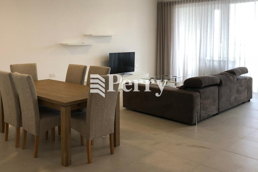 Pearl Court, Triq L-Istasija