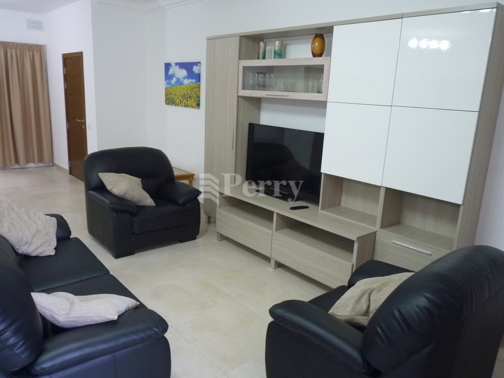 Pearl Court, Triq L-Istasija