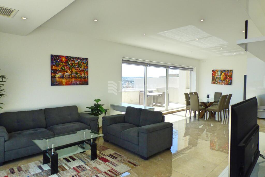 Apt 11, Triq Sir Adrian Dingli