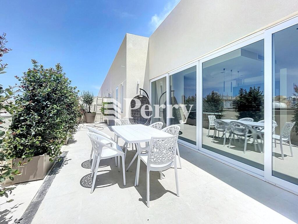 St Julians Court, Triq Is-Sur Fons