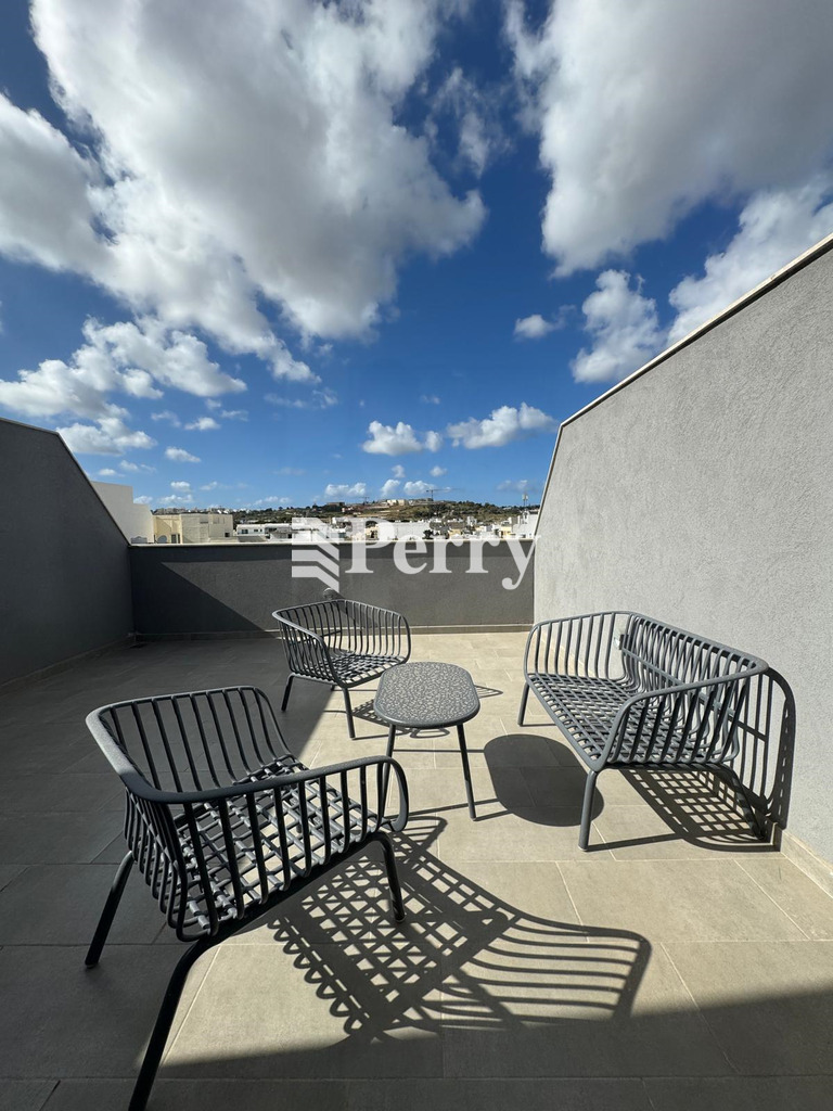 Sauveur Court, Triq Balaguer